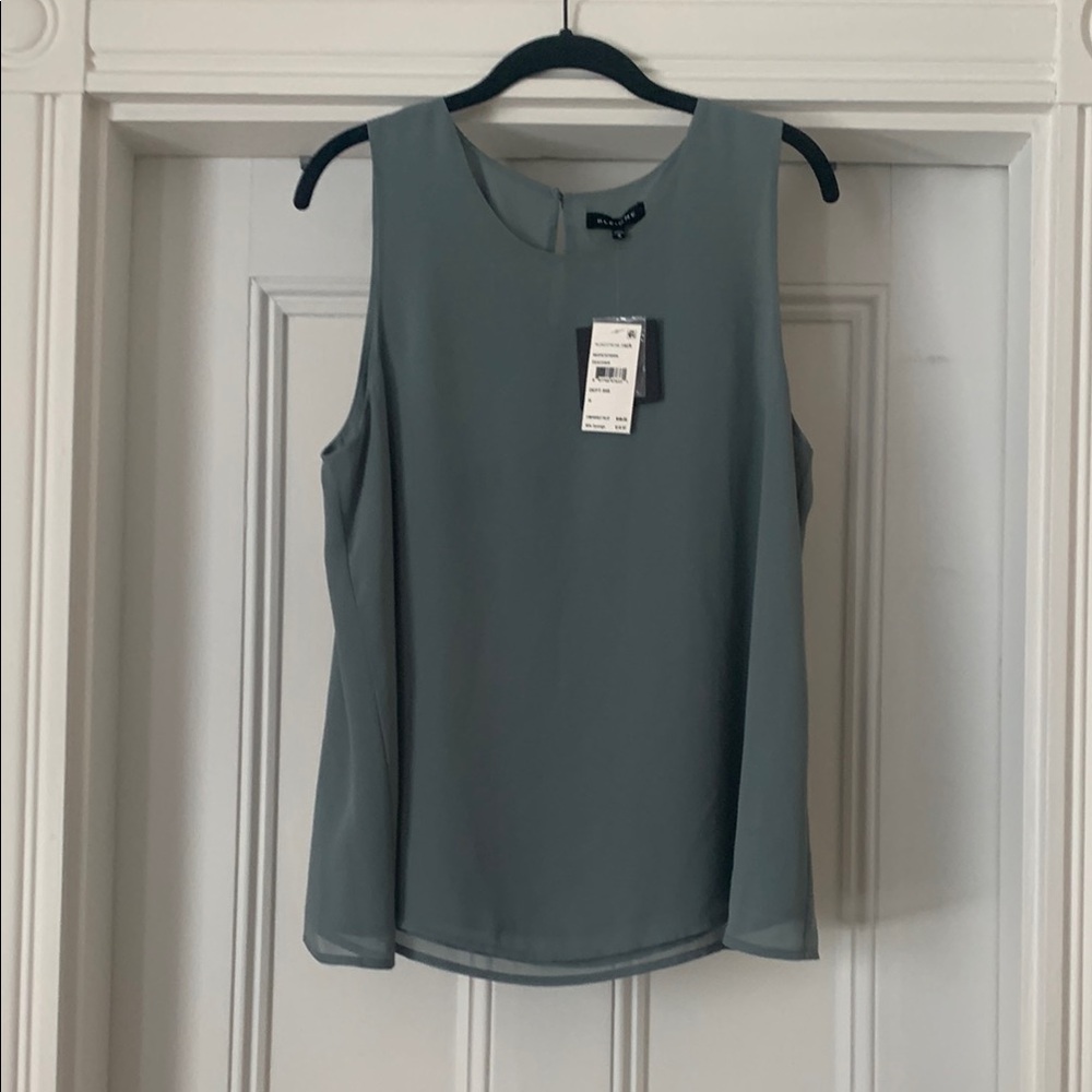 Pleione Elegant Sleeveless Top